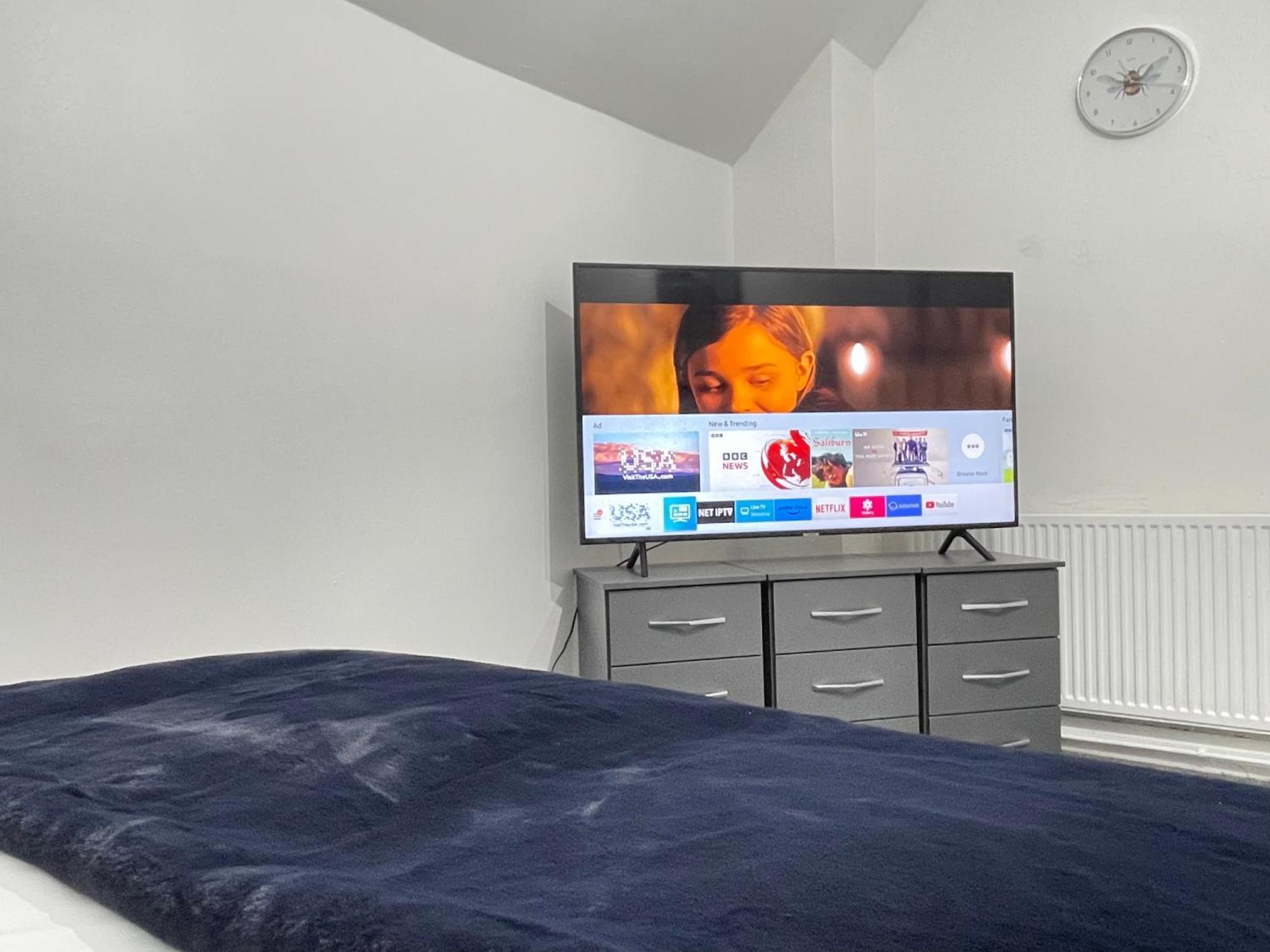 Hometel Digs Hidden Gem Large Comfy Home Can Sleep 15 Braunstone Town 外观 照片